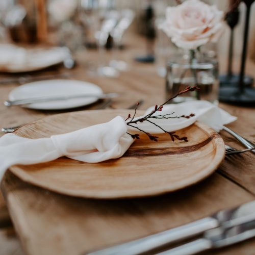 close-up-place-setting-restaurant